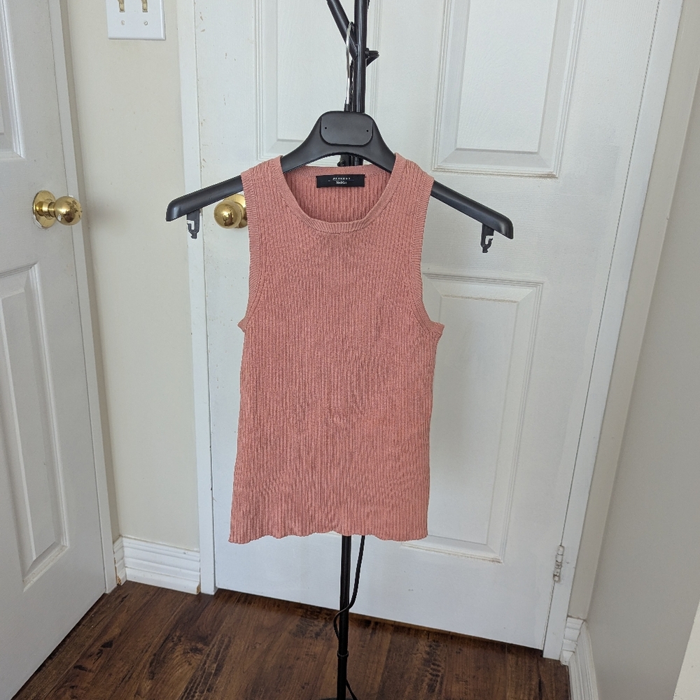 Max Mara sleeveless knit top size M